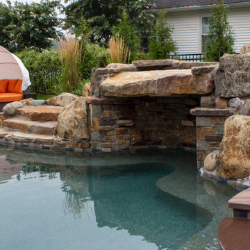 Bristol, Bucks County - Waterfront Pool