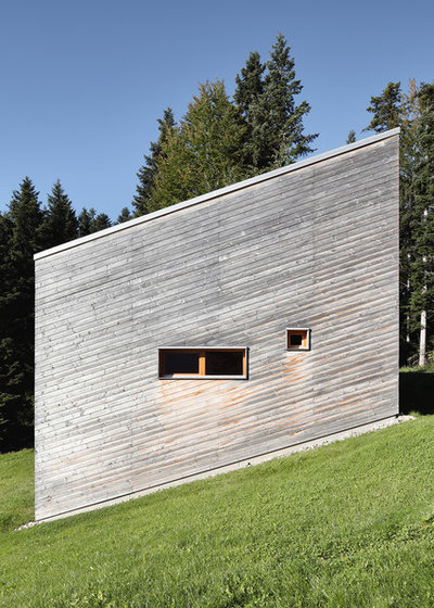 Современный Фасад дома by Yonder – Architektur und Design