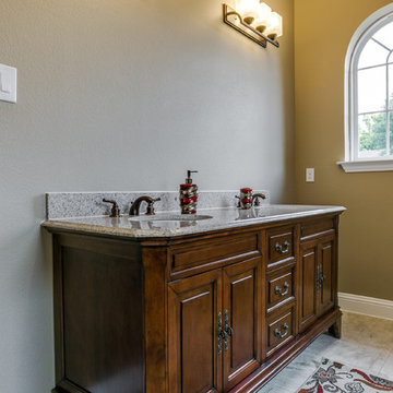 Up-Scale Traditional Home, Desoto