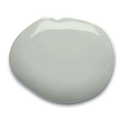 Sherwin-Williams gray paint color &ndash; Silver Strand (SW 7057) - Paint