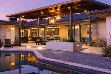 Design ideas for a large contemporary backyard landscaping in San Francisco.