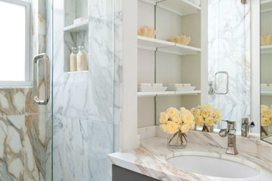 Minimalist bathroom photo in San Francisco
