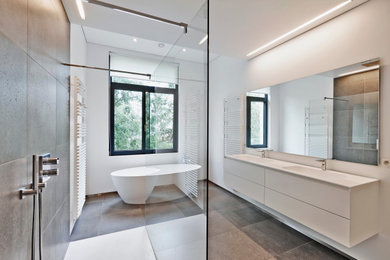 Example of a beach style bathroom design in San Diego