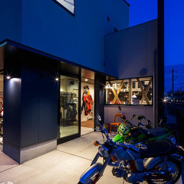 人とバイクが等価である空間　：　京田辺のガレージハウス