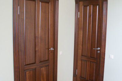 Двери из красного дерева / Solid Mahogany Interior Doors.