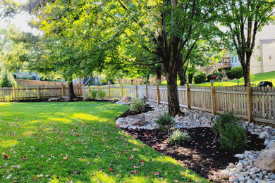 Inspiration for a landscaping in Kansas City.