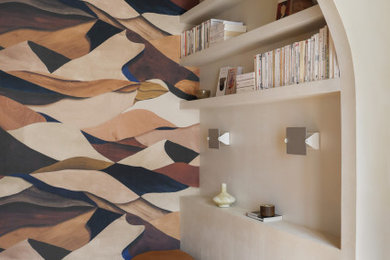 Schlafzimmer mit beiger Wandfarbe in Paris