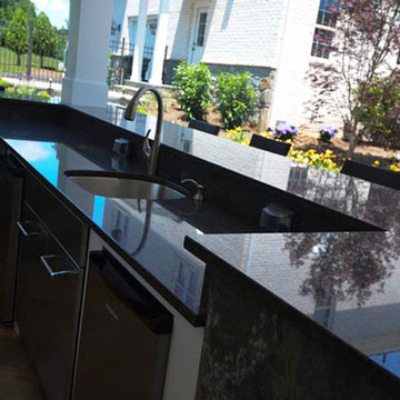 Outdoor Kitchen