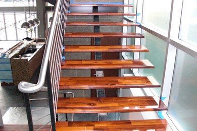 Arts and crafts staircase photo in Seattle