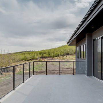 Praise Modern Acreage on Golf Course