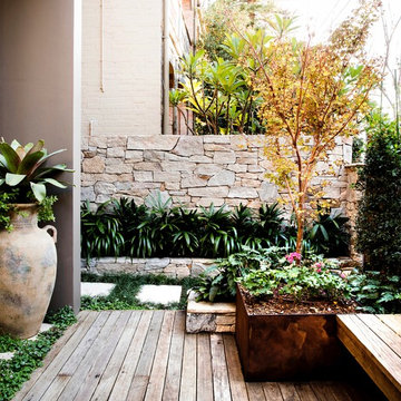 Paddington - Courtyard in Stone and Green