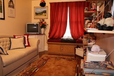 Family room - eclectic family room idea in Los Angeles