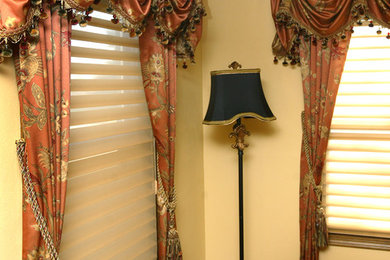 Inspiration for a transitional living room remodel in Milwaukee