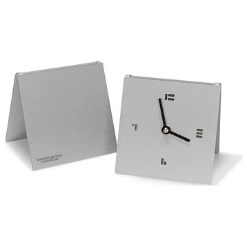 The SimpleDesk Clock in Silver