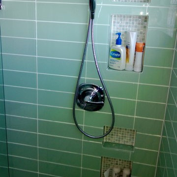 Lynn Bathroom