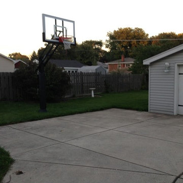 Steven J's Pro Dunk Gold Basketball System on a 22x28 in Lombard, IL
