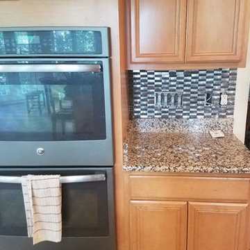 Eden Mosaic Tile Installations: Stainless Steel Bricks/Gray Basalt Stone Tile