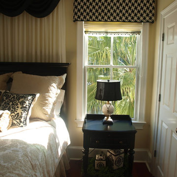 Black and White Guest Bedroom #2