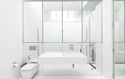 Les rangements de salle de bains se fondent dans le décor