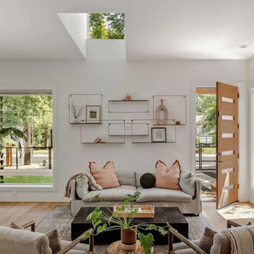 Light-Filled Modern Living Room with Natural Warmth