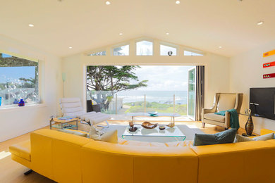 Trendy living room photo in San Francisco