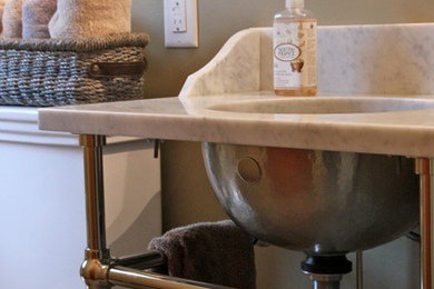 Example of a classic bathroom design in Minneapolis
