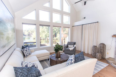Example of a classic living room design in Atlanta