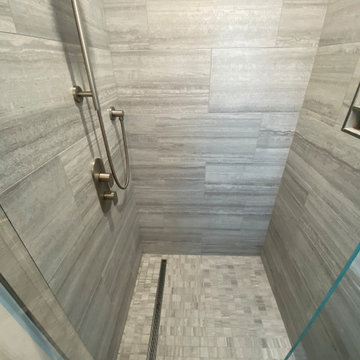 Two bathrooms- San Jose