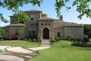Photo of a mediterranean landscaping in Dallas.