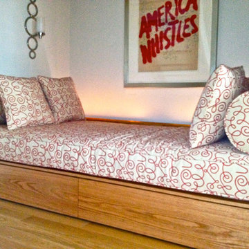 Sofa/Bed in kids playroom