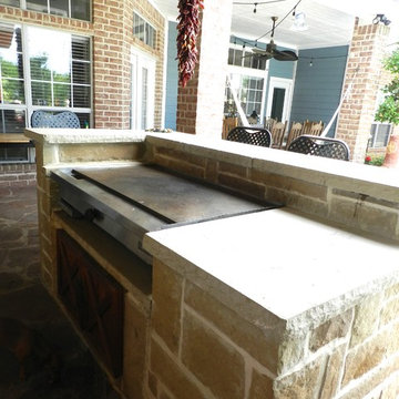 Outdoor Kitchen and Bar