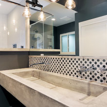 Upstairs bathroom 2