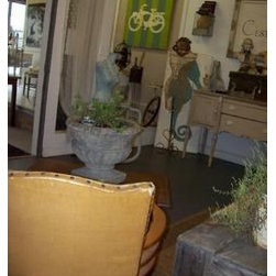 Rusty N'Chippy's Vintage Boutique - Home Decor