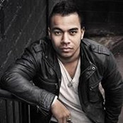 Thiago Santos's photo