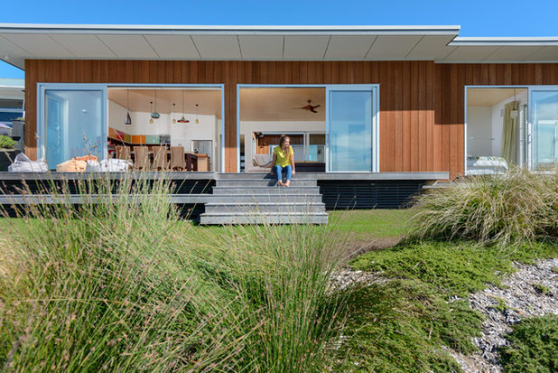 Beach Style  by Will Tatton Architecture