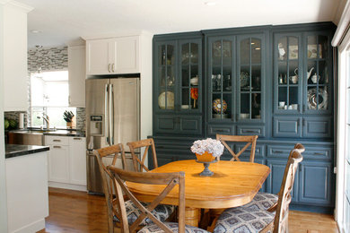 Example of a classic dining room design in San Francisco