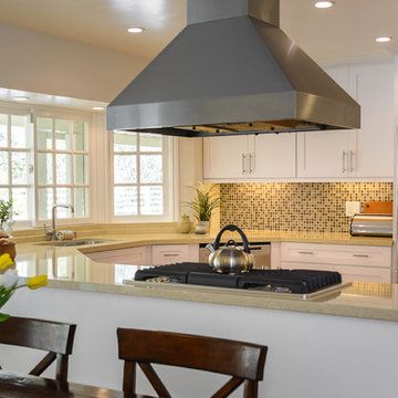 Bright & Spacious Kitchen