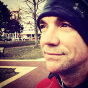 T.J. Pikes foto