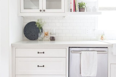 Farmhouse kitchen photo in Houston