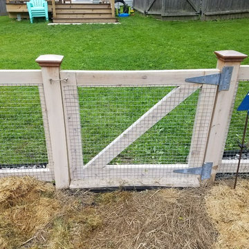 Portsmouth Wood & Wire Garden Fence