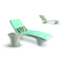 H0903 MODERN WHITE PATIO SUNBED - Outdoor Lounge Chairs