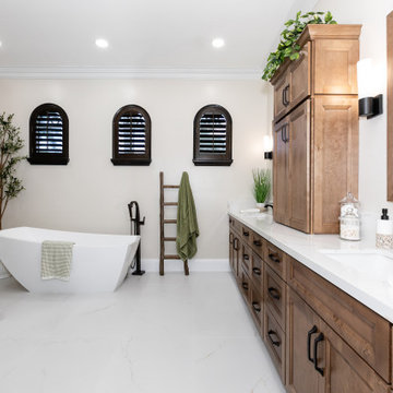 Bathtub Area with Earth Tones in a Transitional Master Bathroom