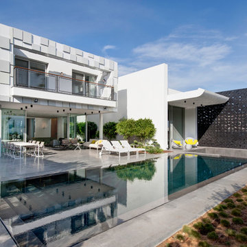 The Dynamic House