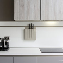 corian top with limed oak walls