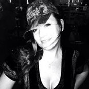 Sarah Earl's photo