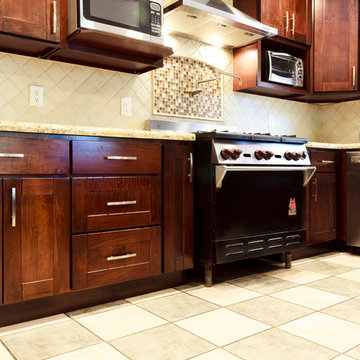 Updated Kittery Court Kitchen