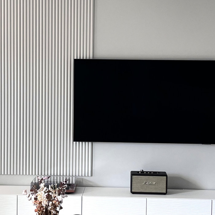 Transitional living room photo in Bordeaux