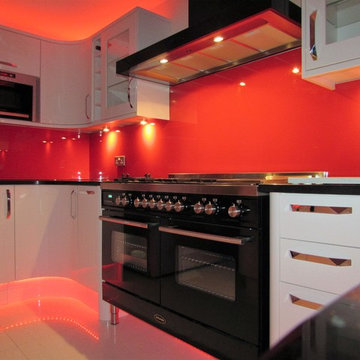Kitchen Splashback (RED) - Mr Trung (Bermondsy)