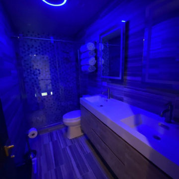 Contemporary Bathroom in blue tile
