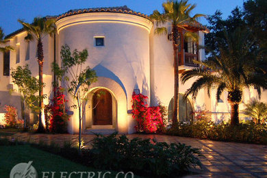 Example of a classic home design design in Los Angeles